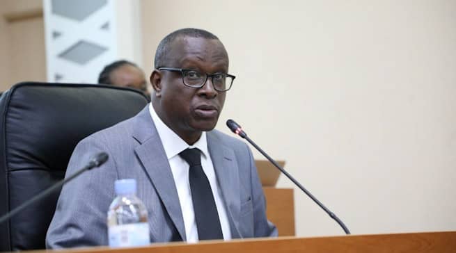 Dr Bizimana avuga ko nubwo kwishyira hamwe byemewe ntawe ukwiye ...