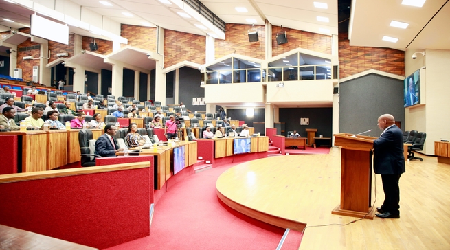 Perezida wa Sena Dr Kalinda avuga ko u Rwanda rumaze gukora byinshi mu ...