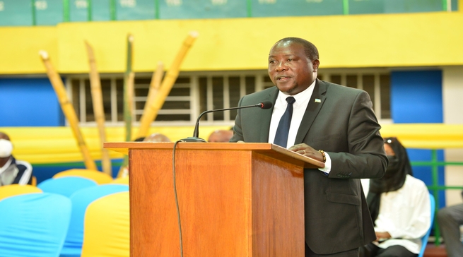 Minisitiri Gatabazi yibukije abagize inama Njyanama y'Umujyi wa Kigali ...