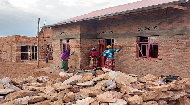 Gakenke: Bamwe mu baturage bagituye ahashyira ubuzima bwabo mu kaga ...